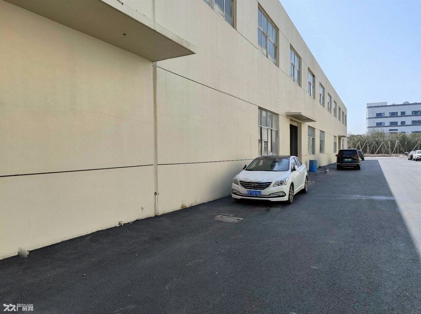 房东直租:黄渡原房东出租1500,单层带行车,精装办公室,场地大 - 5