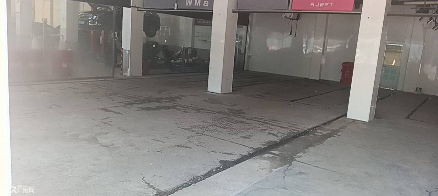 昆山长江中路85号，独门独院，停车方便。需要停车费。交物业费。在主路。