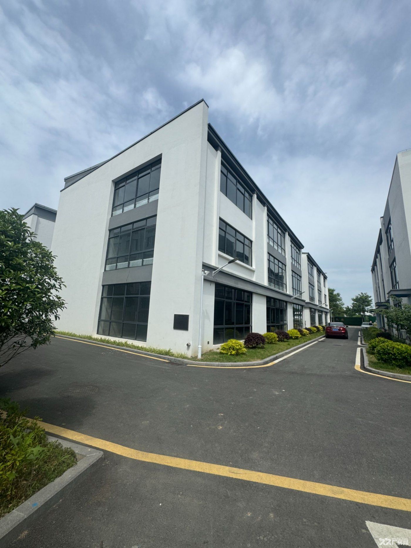 现房低价捡漏仅此一套全新国土50年绿证1100平厂房出售 - 5