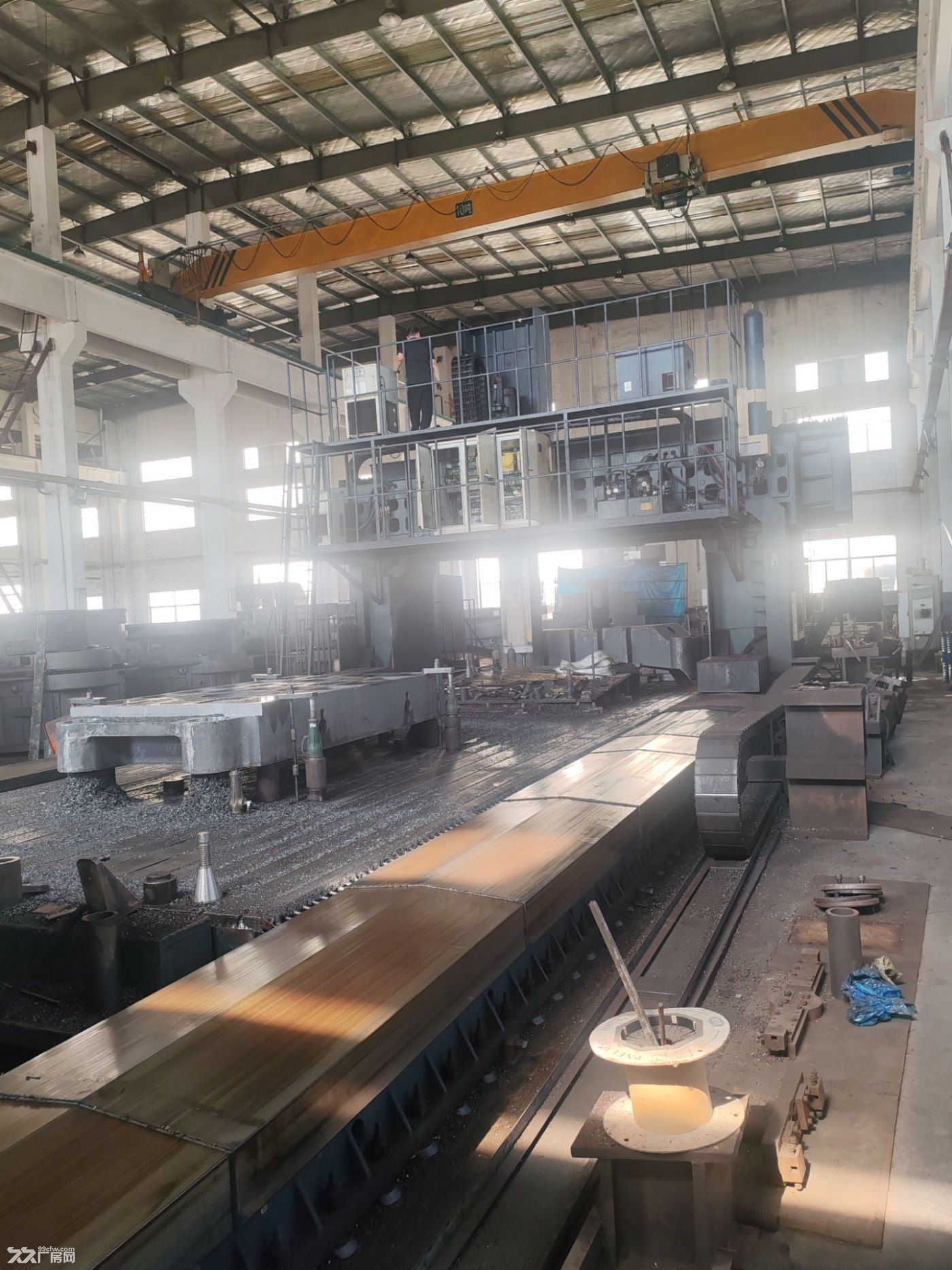 西漳工业园厂房同金加工设备一起出租重型车间1跨,宽度21米 长48米,总面积10 - 2