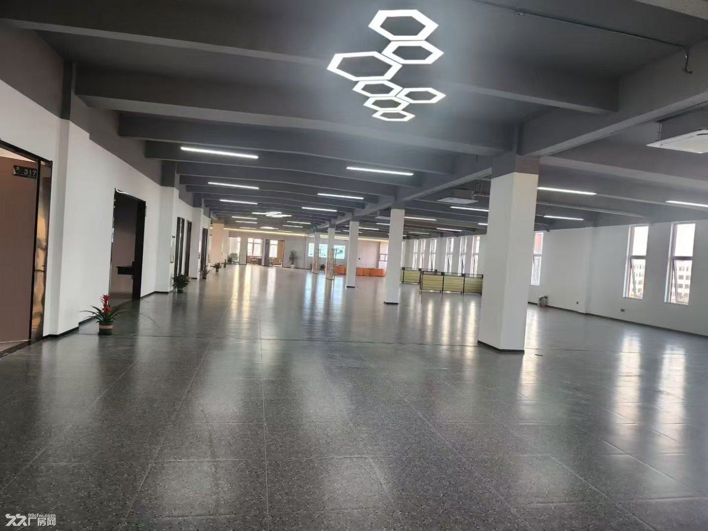 桥北全新厂房出售，紧邻浦仪公路，周边配套齐全，新出特价房源单价3字开头