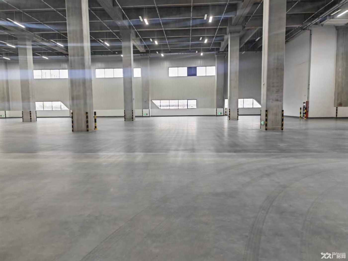 南京出租高平台仓库52000平独门独院 面积大 3000起租 - 5