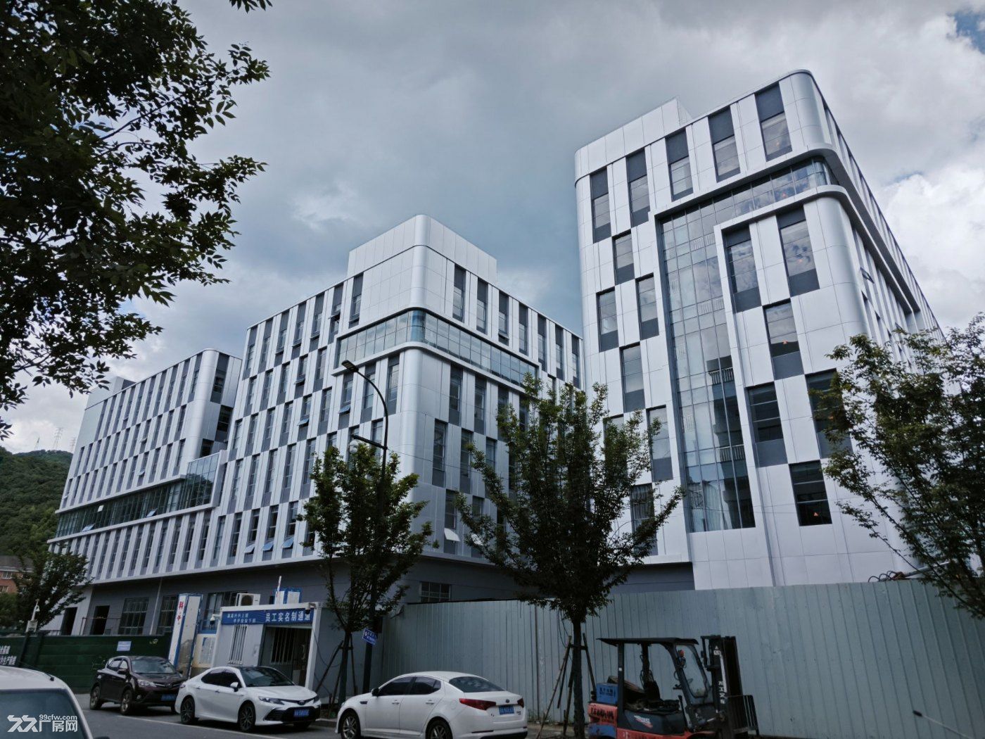银湖高尔夫路新厂房出租|全新现房 大车通行 整分租均可 无中介费 - 4