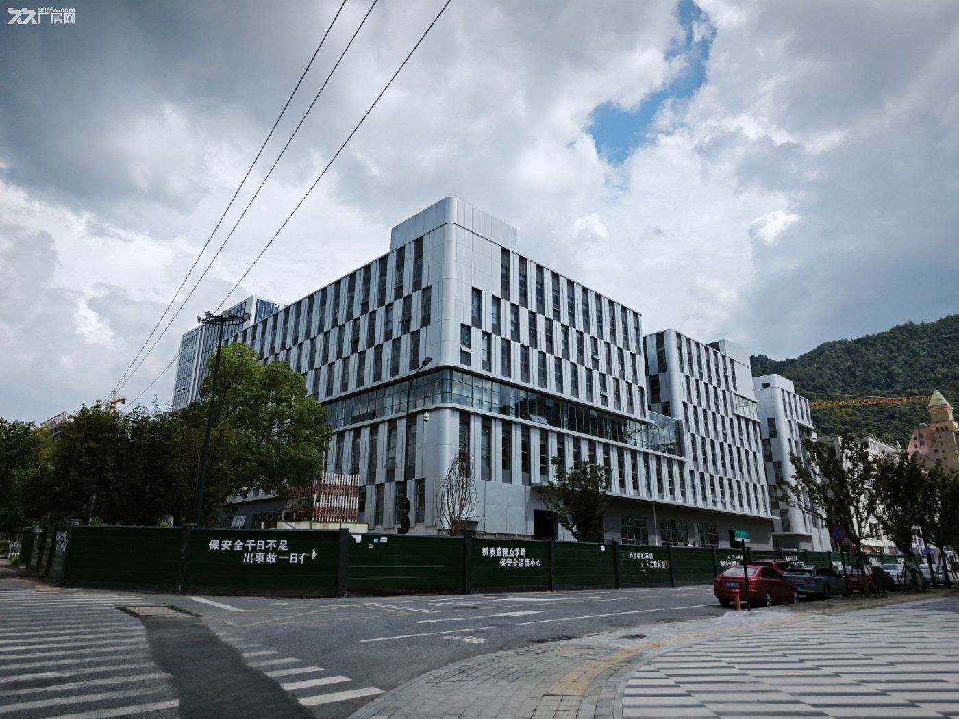 银湖高尔夫路新厂房出租｜全新现房 大车通行 整分租均可 无中介费