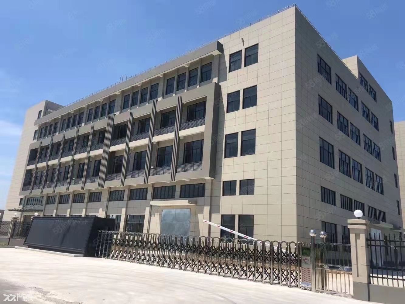 杭州萧山桥南开发区附近独门独院10亩土地，带厂房13300方厂房