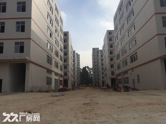 凤岗竹塘清溪路口一楼厂房出租1350平方