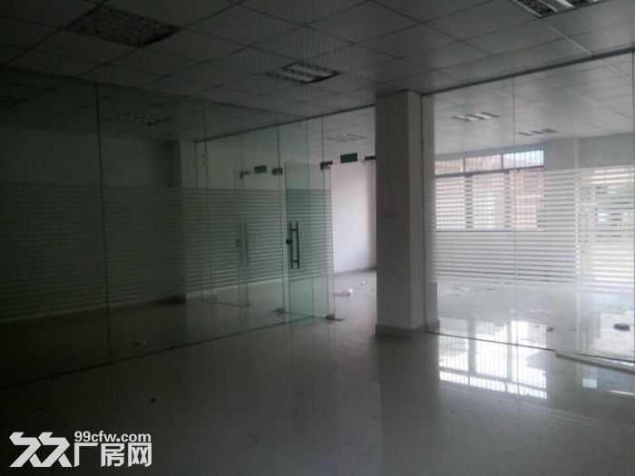 凤岗黄洞带装修厂房一楼出租780平方,近东深二线 - 2