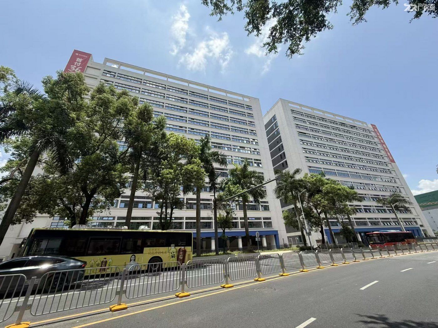深圳龙华观澜九龙山红本厂房，可环评可分割，含税含管理费19.18/㎡