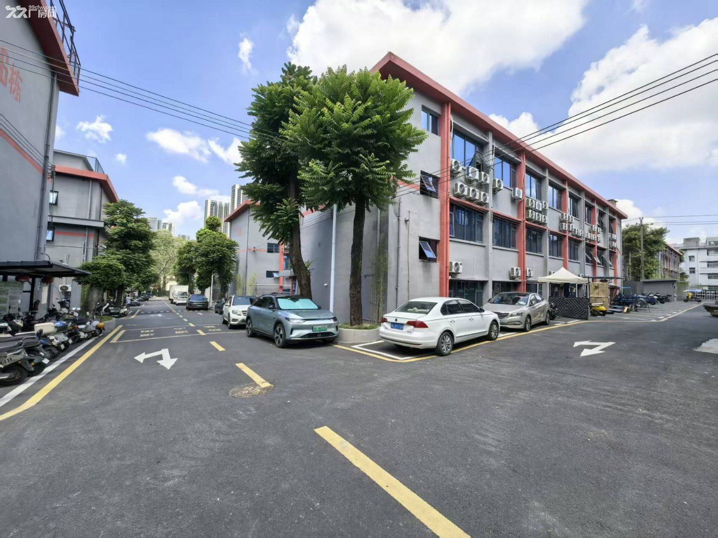 龙华地铁口一楼240㎡厂房出租 - 2