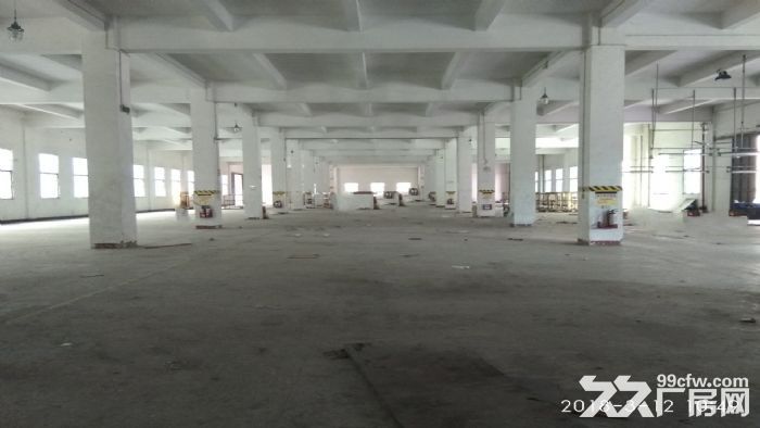 东莞市清溪镇７０００平方米八楼厂房出租 15元/平方米