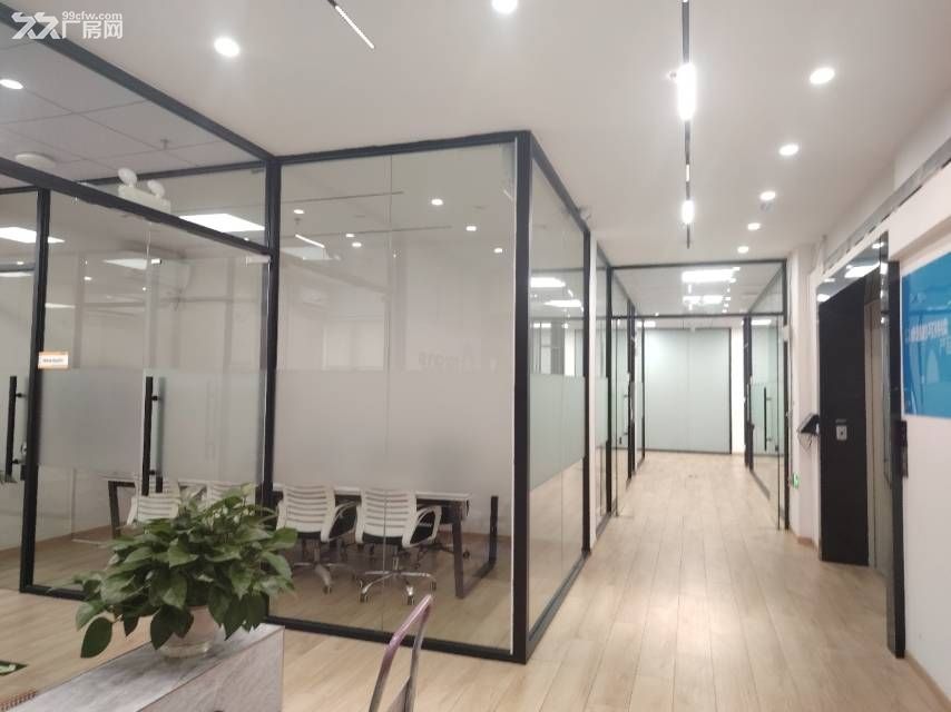 寮步工业园九楼2680平方现成精装修办公室水电齐全