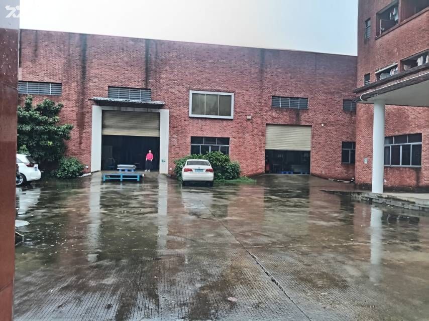 寮步汽车城附近工业园分租单一层1200平方有牛角