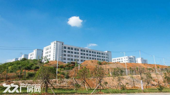 东莞市凤岗镇７８００平方米五楼厂房出租 18元/平方米