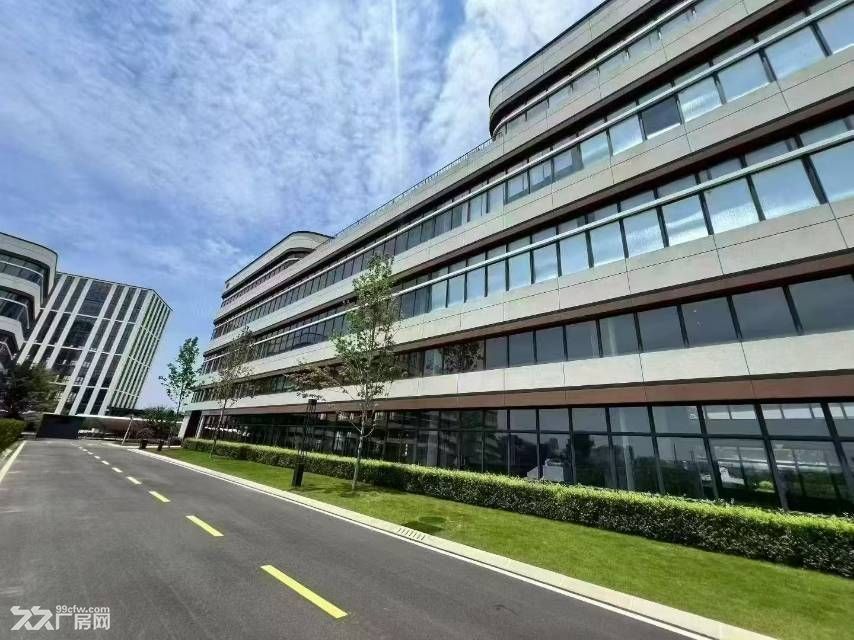 高新西区，独栋，精装框架结构厂房，2410平。领包入住