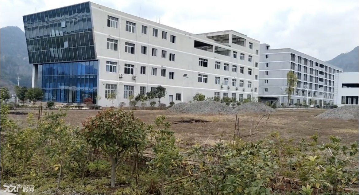 石柱优质厂房对外出租，总面积 5720 平，厂房 办公室 员工宿舍食堂
