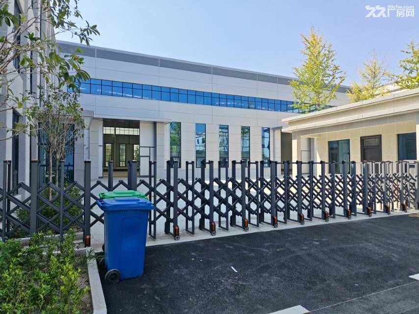 蓝田三元科技产业园5629平米带餐厅和宿舍独门独户独院厂房出租 - 4