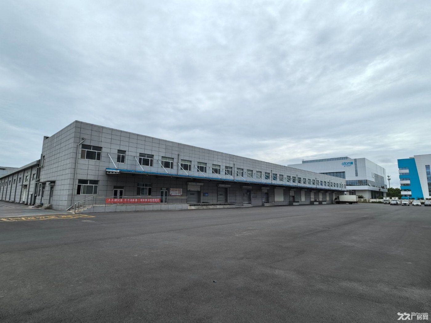 高品质恒温厂房出租,花园式园区 - 3