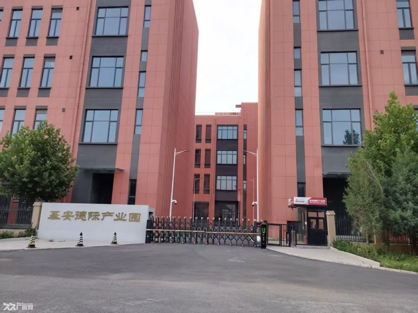出租或出售顺义联东U谷旁科技产业园区内厂房科研楼 - 5