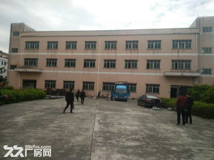 凤岗黄洞独院一二楼厂房出租3000平方，近深圳观澜
