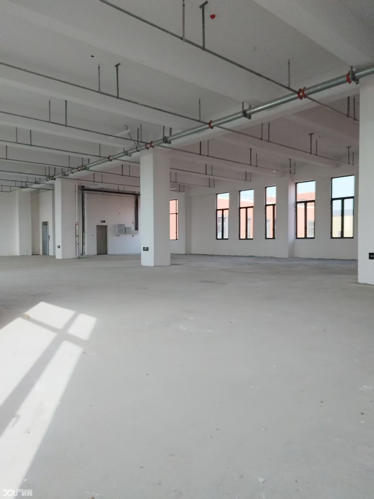 出租或出售顺义联东U谷旁科技产业园区内厂房科研楼 - 7