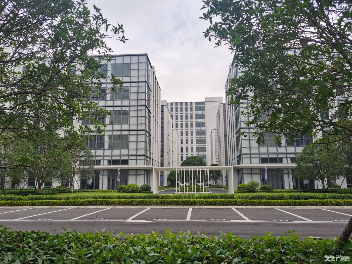 杭绍临空经济示范区 地铁口500-5000方现房租售 随时入驻