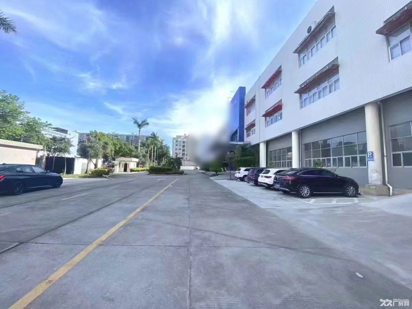 深圳福永福海地铁口边精装修楼上整层2000平方厂房出租·