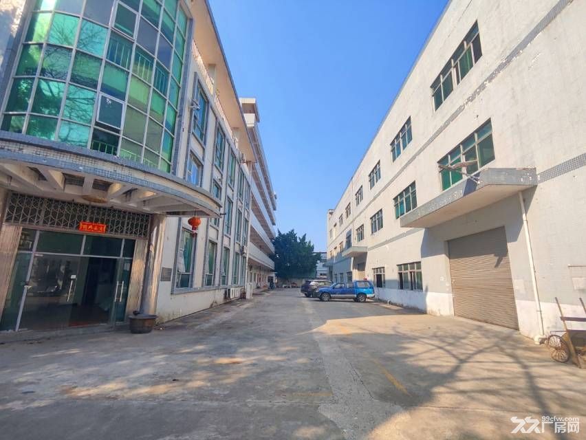 寮步原房东独门独院6400平方厂房出租,有独立办公楼