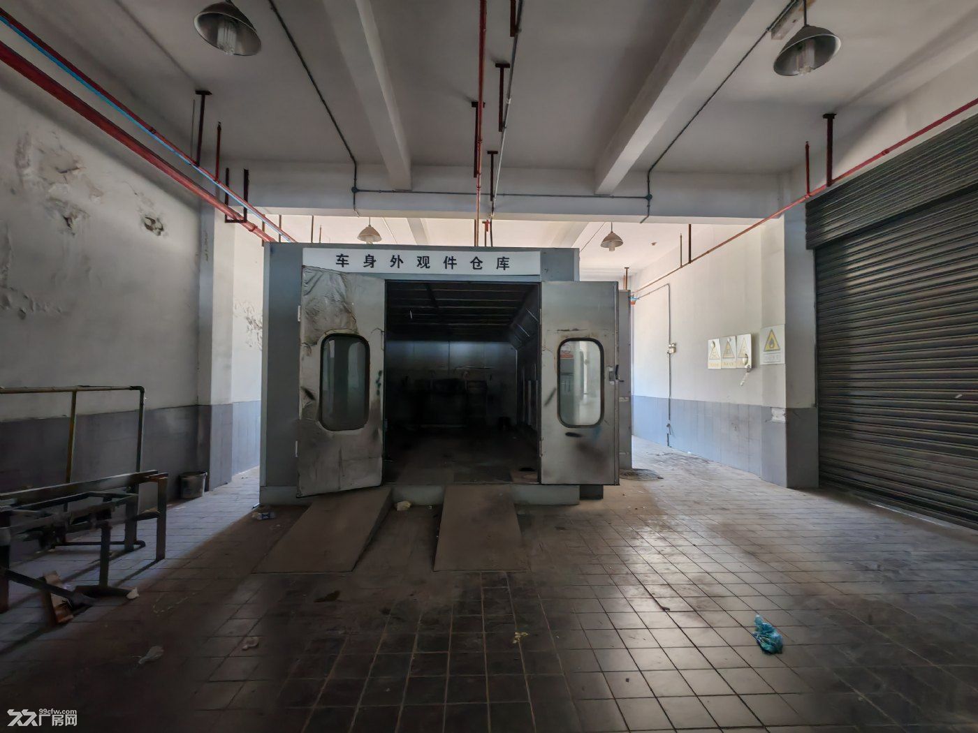 原大众4S店，展厅+维修工位+烤漆房+办公区+客户休息区+独立停车场地，奔驰为邻 - 4