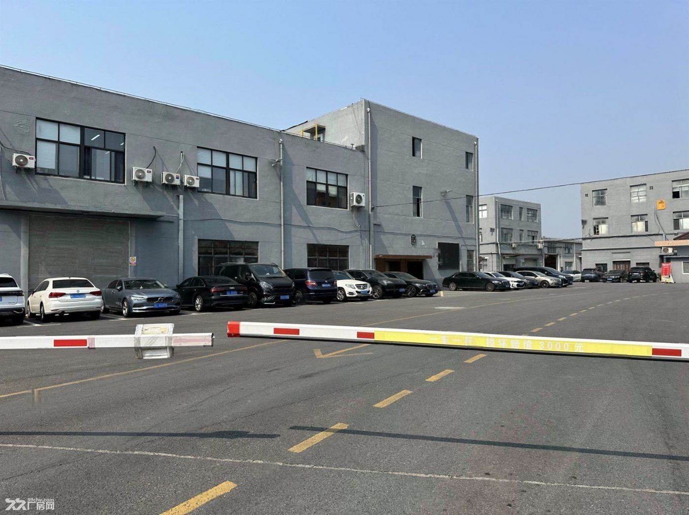 免;:上海嘉定黄渡嘉松北路8223号 房东直招2000平独栋厂房