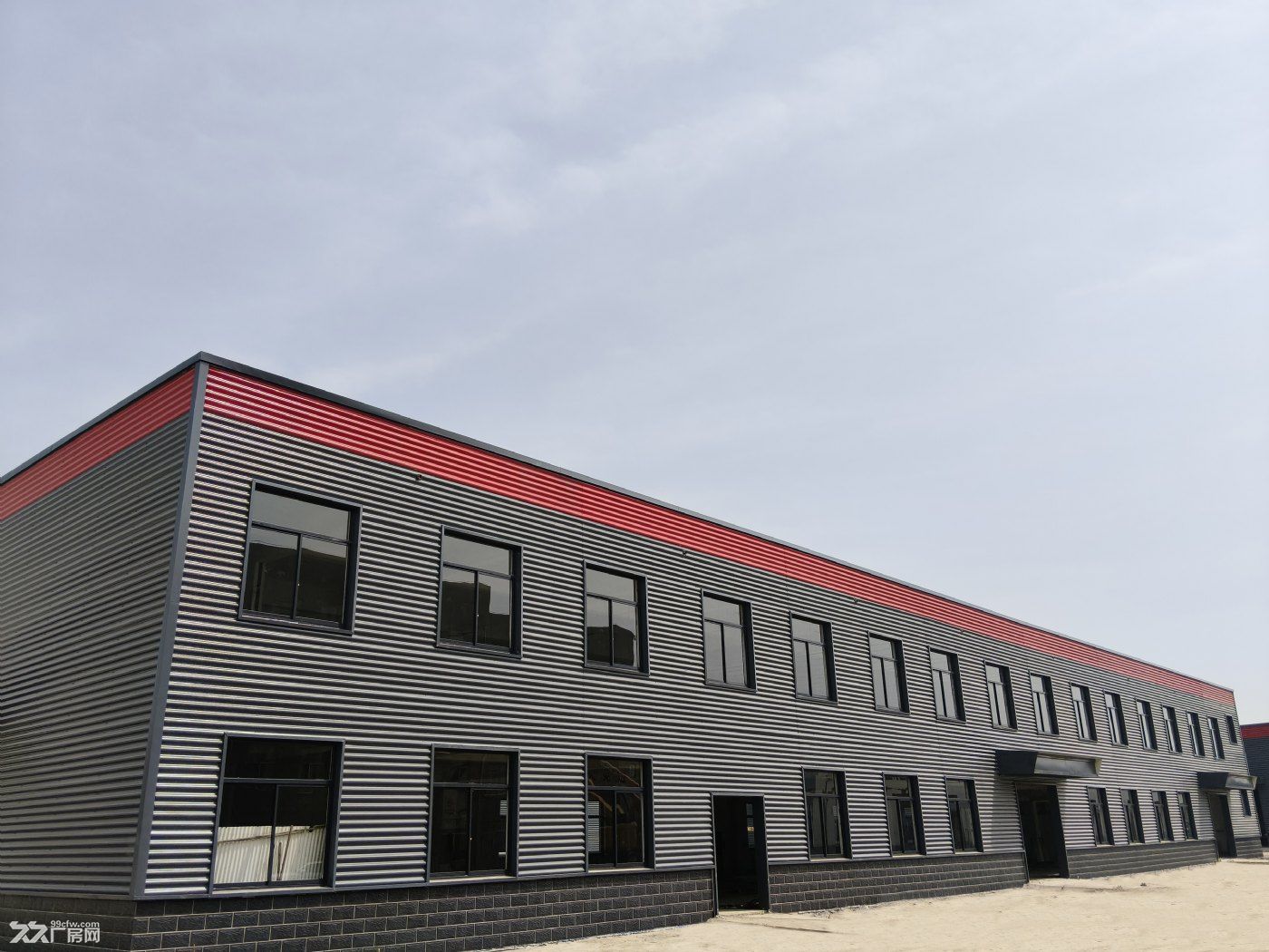 住宅集中区 243 亩厂房,招工与商圈双优招租 - 4