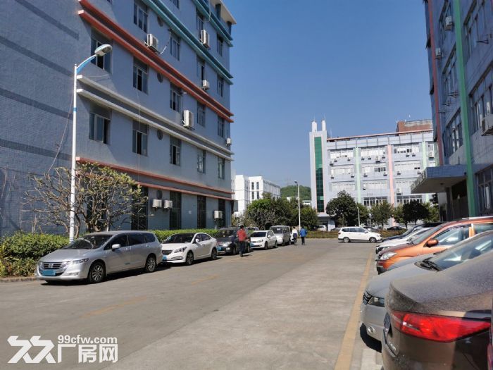 光明区龙大高速出口附近，高新区原房东厂房2100平，有消防批文 - 5