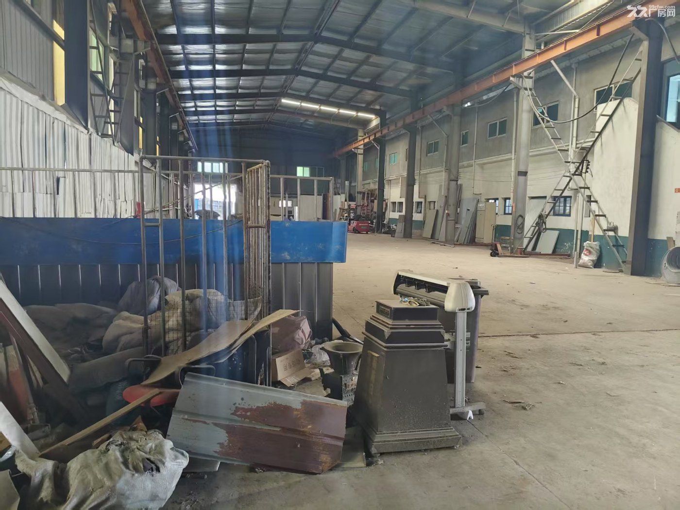 出租独门独院带行车厂房带三亩水泥空地三个大门可分多个独门独院 - 2