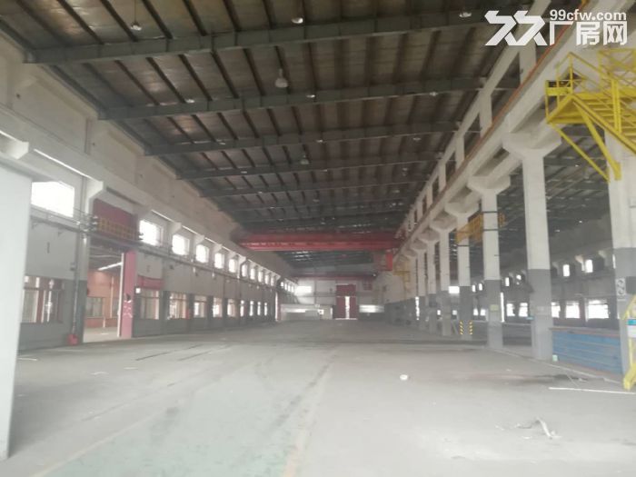 曹新公路厂房仓库25000可分独门独院有行车形象好 - 2
