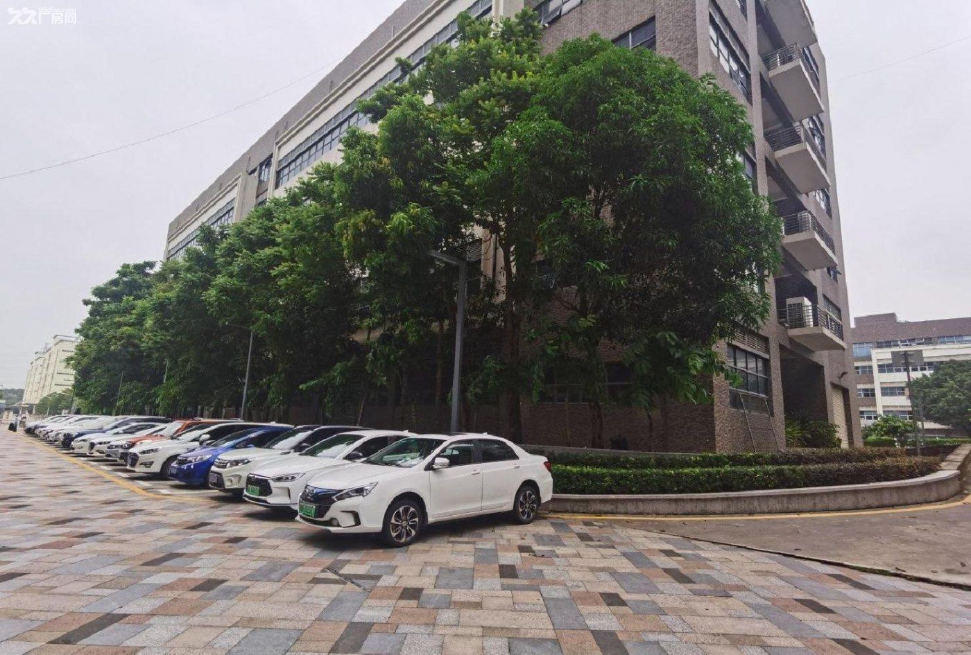 龙华牛湖工业园区红本厂房仓库出租可分出3百5百8百使用率高q - 4