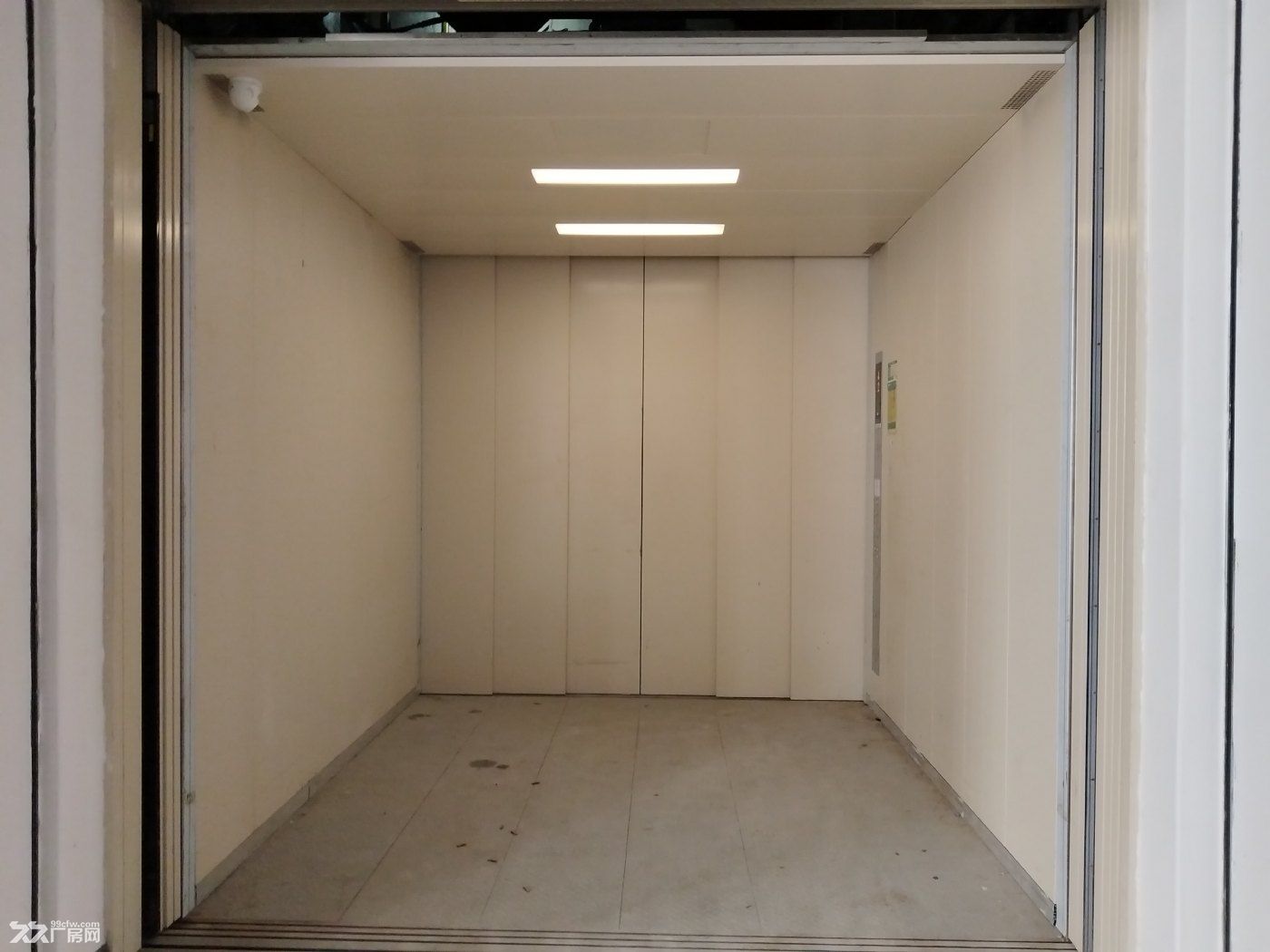 35万㎡地标级建筑,欧式红砖外立面。集办公楼、研发测试厂房、商业配套、长租公寓为 - 5
