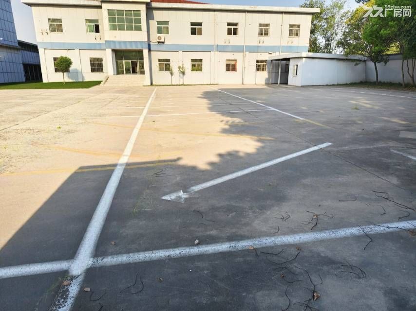 邗江区主干道边上有1500平米独院带双层办公楼整体38万出租