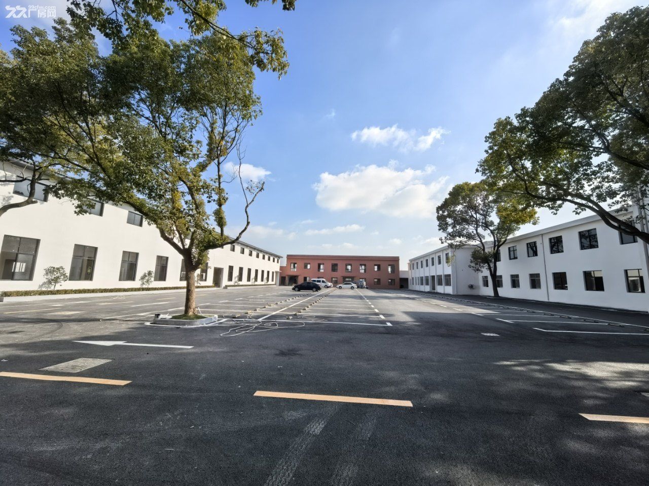 地铁站18号线200米,沿街独栋2000平米(展示面60米) - 2