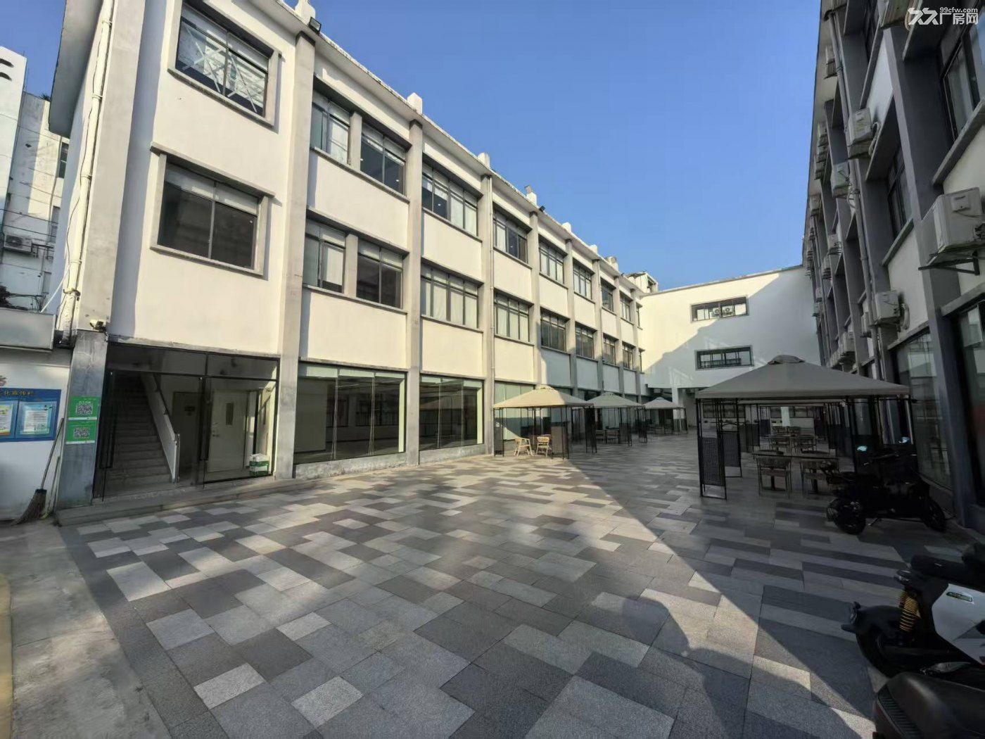 龙华大浪地铁口精装修2500平独栋办公室出租