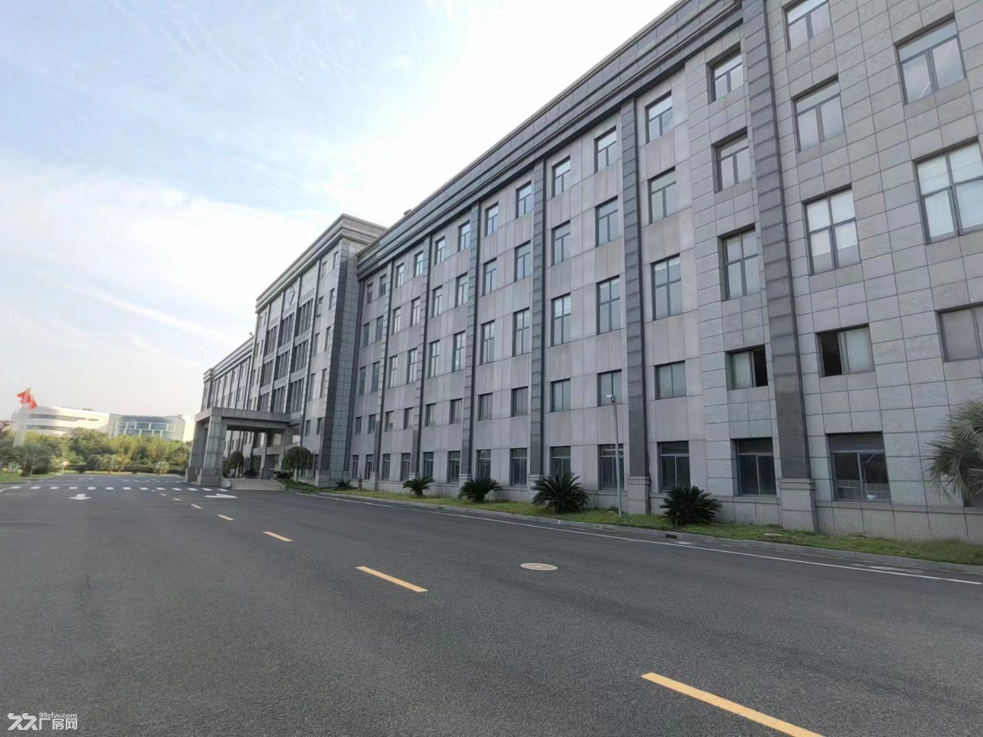 国企厂房招商104地块层高15米配多部5吨30吨行车跨度30米1500平起租 - 6