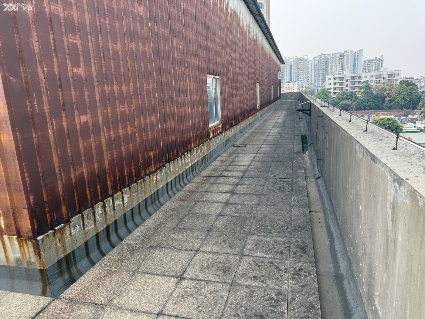 仙葫开发区核心地段(东方广场旁已规划地铁)超大钢结构顶楼空间出租(占地2024平