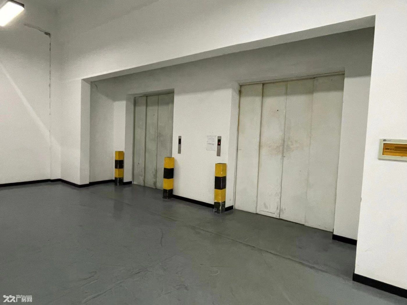 浦东康桥爱得利,研发展厅汽车电商贸易等,一楼楼上,2百平起租 - 5