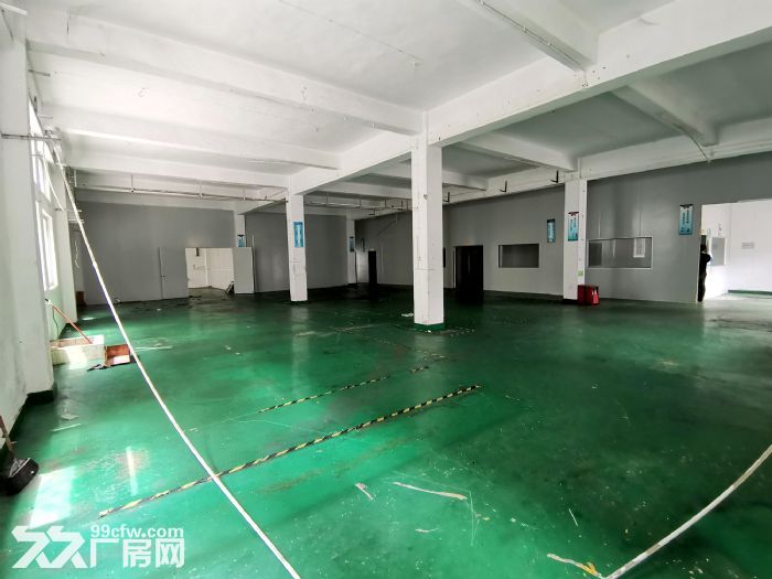 观澜环观南路边一楼精装厂房1100平,高5.5米,带办公区、地坪漆,停车免费 - 5