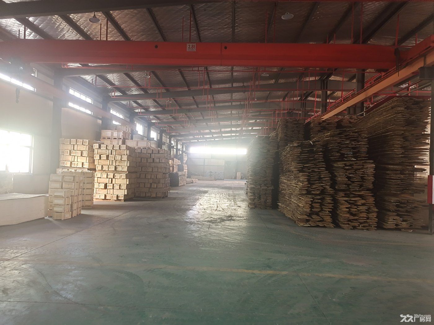惠南镇500平高度7米带航车适合机械加工木制品及仓库行业