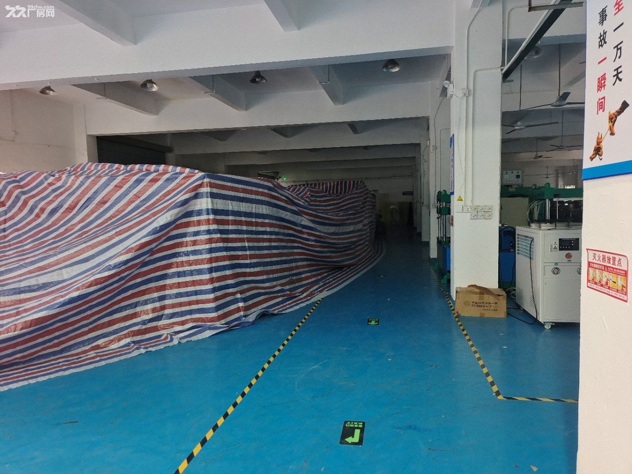 凤岗一楼厂房出租1300平 水电齐全 有办公室，空地大 - 2