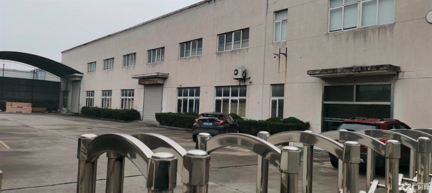 房东直租:安亭原房东独院2116平米厂房仓库出租,层高8米带航车,可分 - 2
