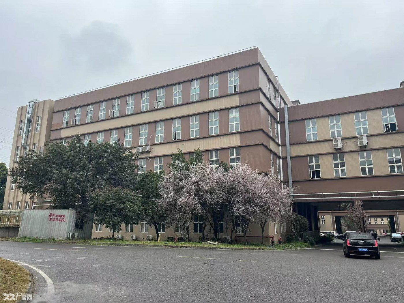 巴南区南彭公路物流基地标准食品厂房出租