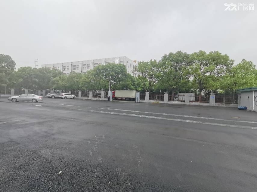 莲花南路双柏路地铁站边办公展厅仓库一楼二楼可分租面积