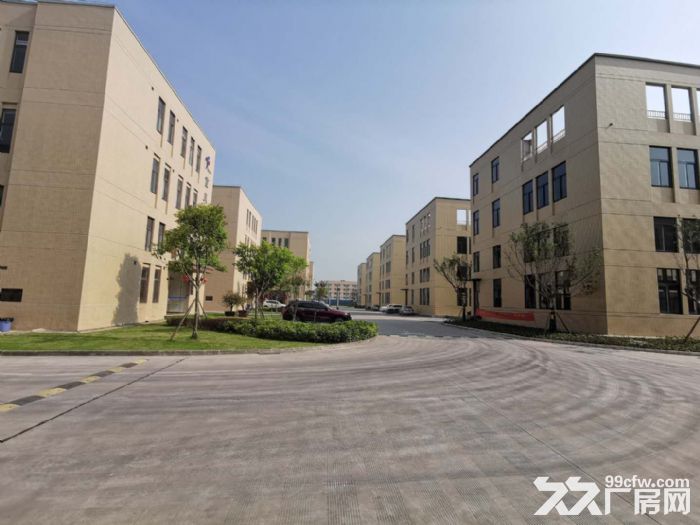 双福收费站旁高铁站下站口 - 8
