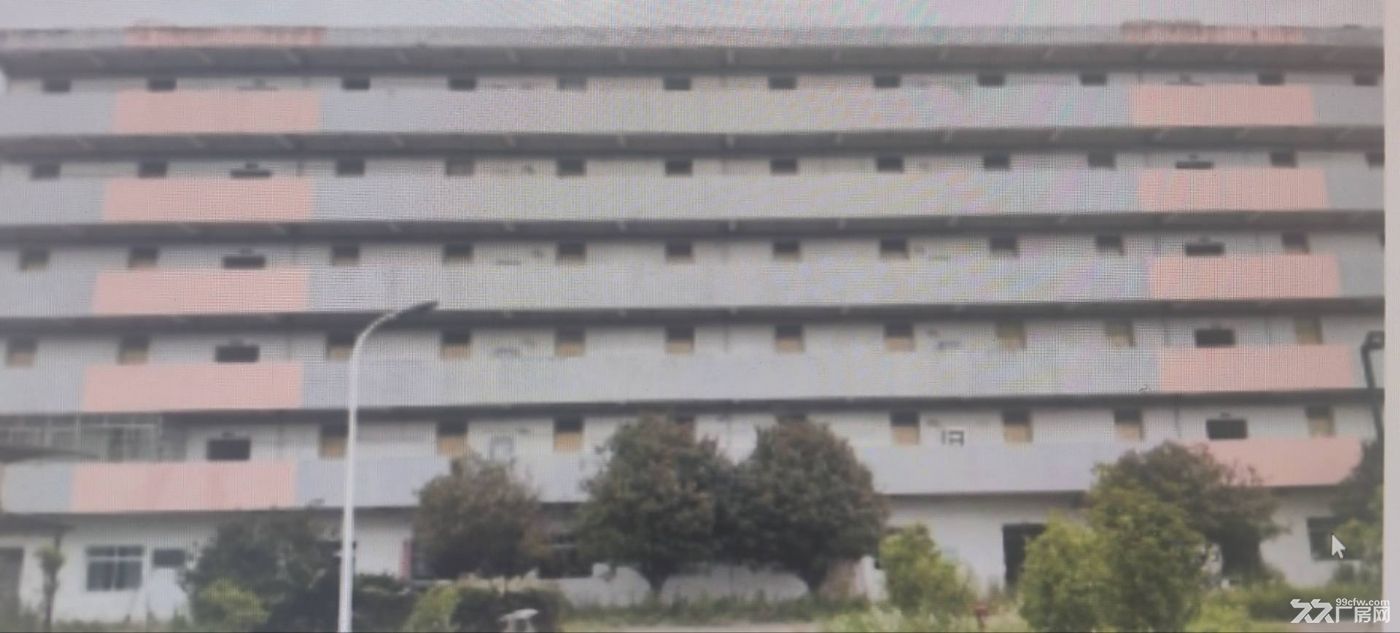 工业厂房（带1栋宿舍楼），还有25亩可供开发，靠近南昌机场。