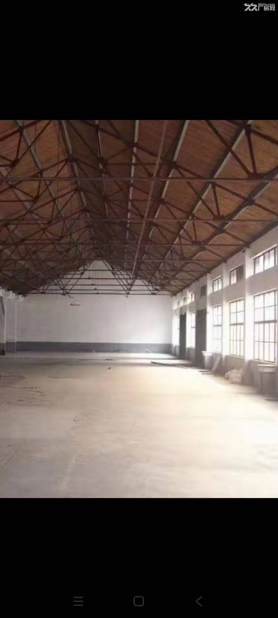 西环路与民主街北路东加油站前第二户,厂房出租,水电齐全